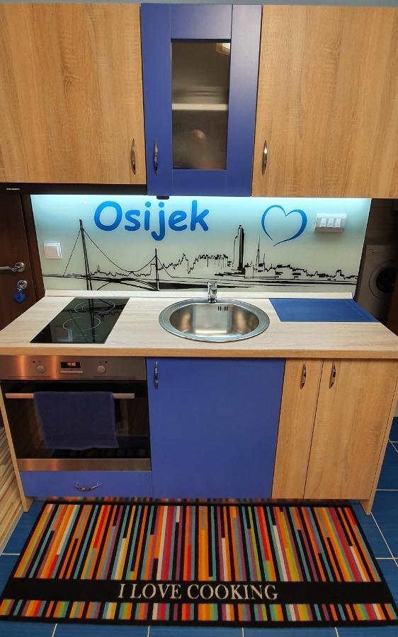 Design Apartments Red Blue オシエク エクステリア 写真