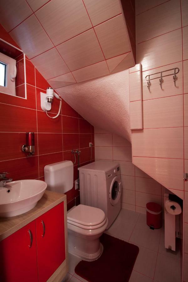 Design Apartments Red Blue オシエク エクステリア 写真