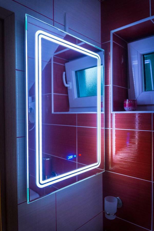 Design Apartments Red Blue オシエク エクステリア 写真